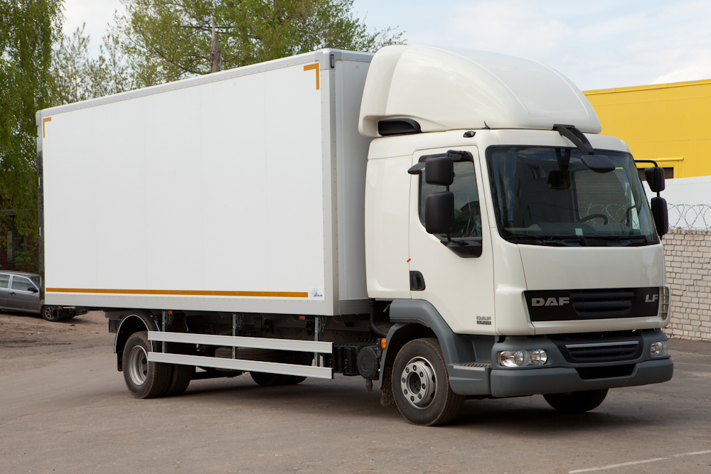 DAF LF тентованный 5 тонный