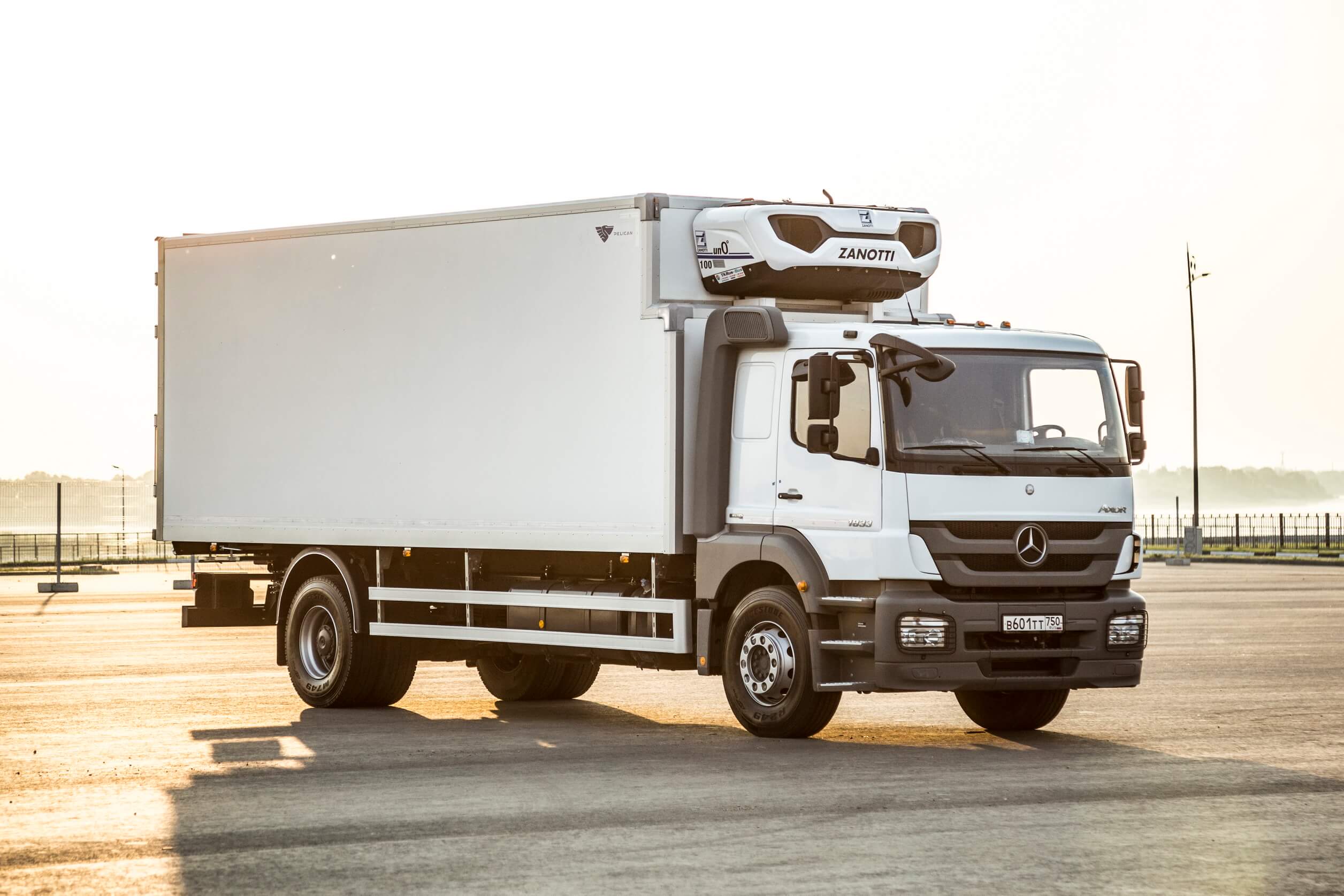 Купить фургон рефрижератор Mercedes-Benz Axor в комплектации Plastic Van в  Москве | Pelican.van