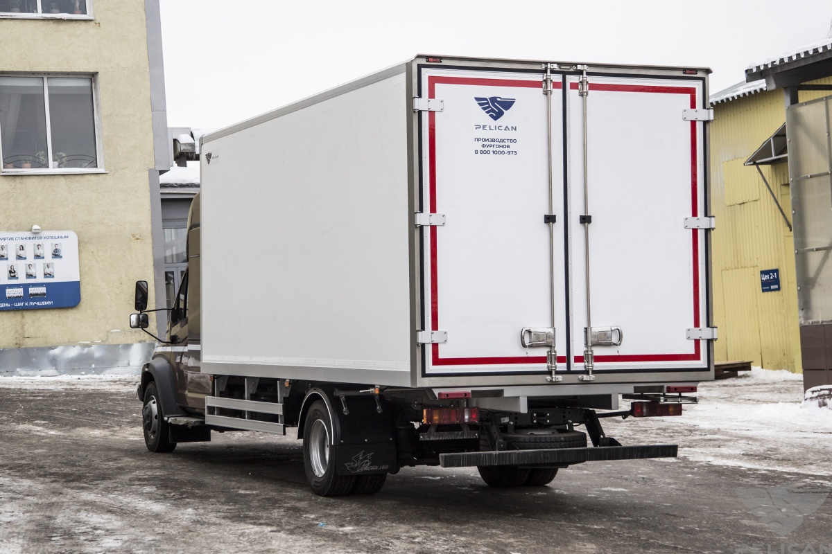 Изотермический фургон на базе шасси ГАЗон NEXT 10 тонн со спальником