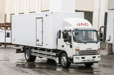 Фургон с мультитемпературной перегородкой на базе шасси JAC N120